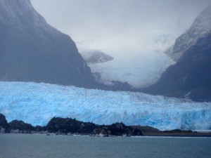 This is a perfect example of a retreating glacier. 