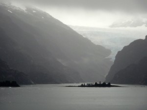 This glacier appears like a giant tsunami.